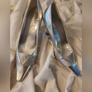 J Renee size 8 1/2 silver pumps